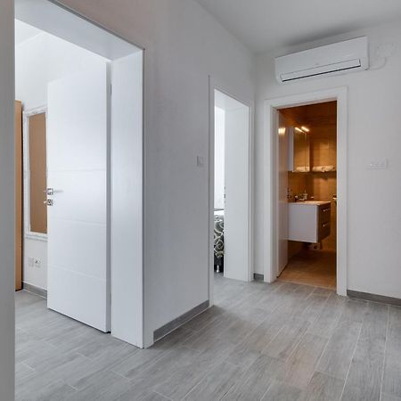 Apartmani Kastelina Vir Exterior photo