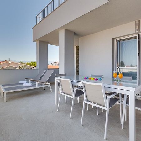 Apartmani Kastelina Vir Exterior photo
