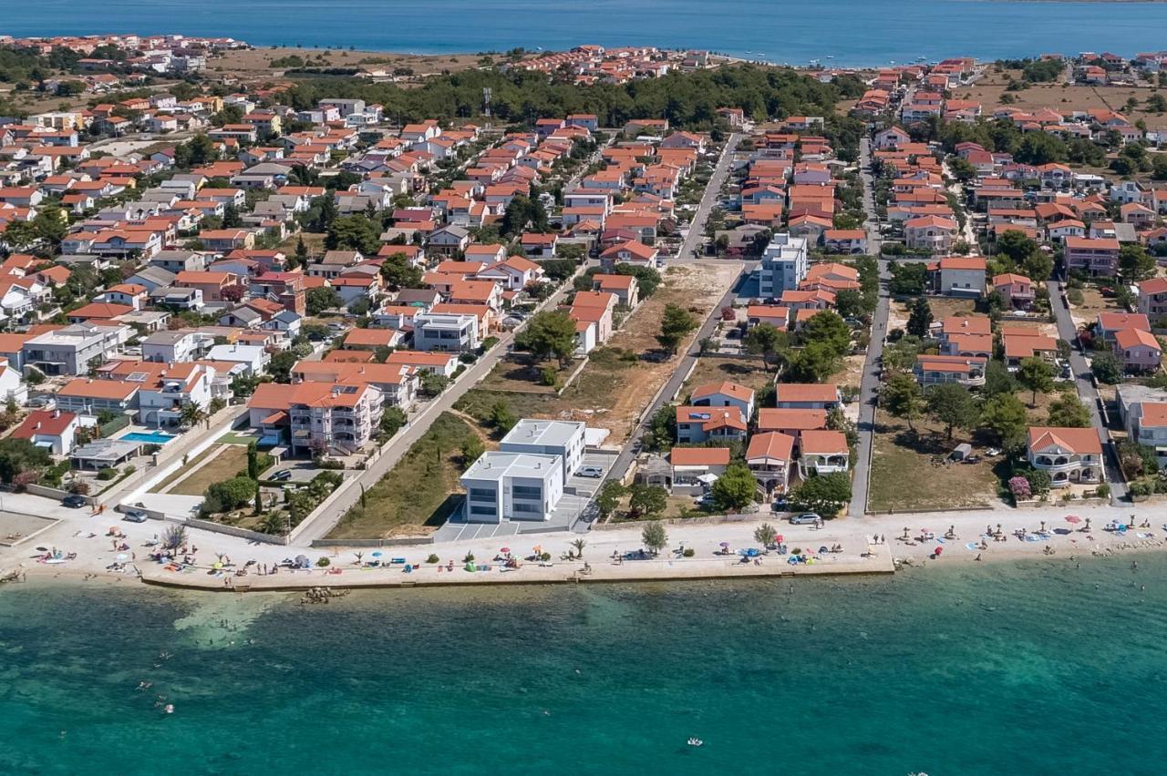 Apartmani Kastelina Vir Exterior photo